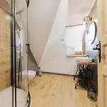 Atelier Jana Kasprowicza Sauna&jacuzzi *
